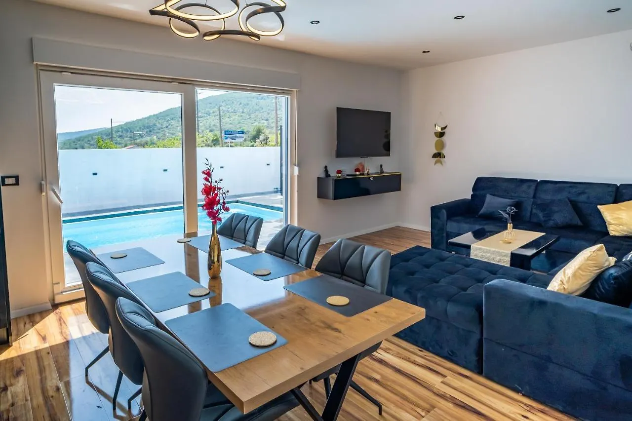 Luxury Villa Impossible Trogir 0*,