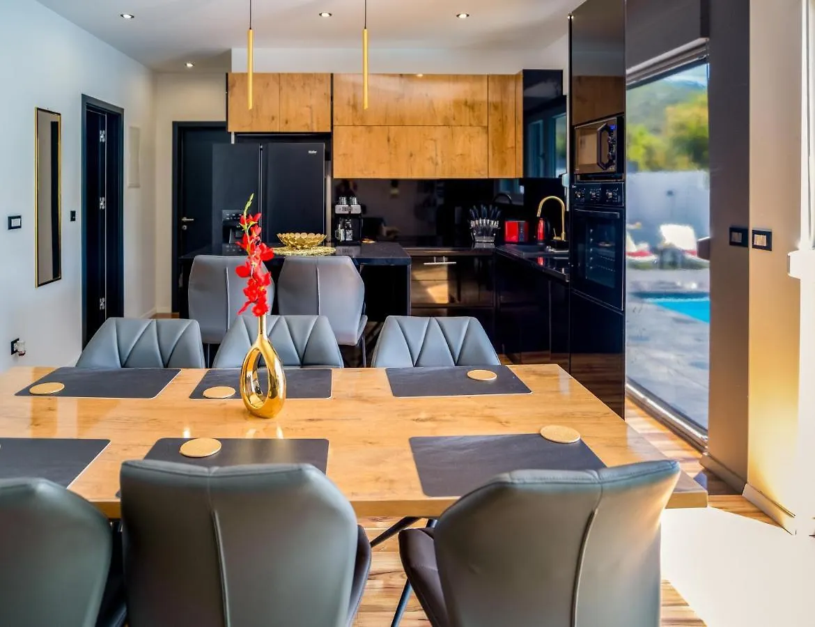 Luxury Villa Impossible Trogir 0*,